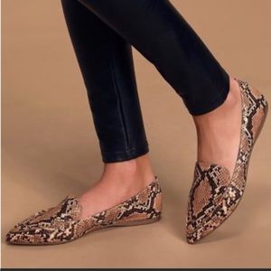 Steve Madden Feather snakeprint pointed loafers
